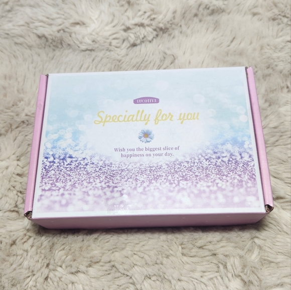 LUCOTIYA Gifts for Women, Unique Birthday Gift Ideas - Picture 2 of 4